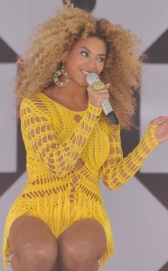 Beyoncé_Knowles_GMA_2011_cropped