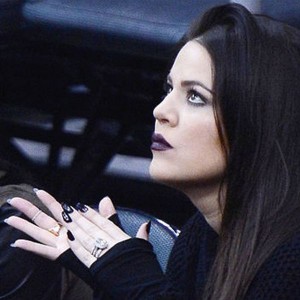 khloe-kardashian-purple-square-w352