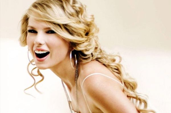 1235479-taylor-swift-woman-of-the-year-617-409