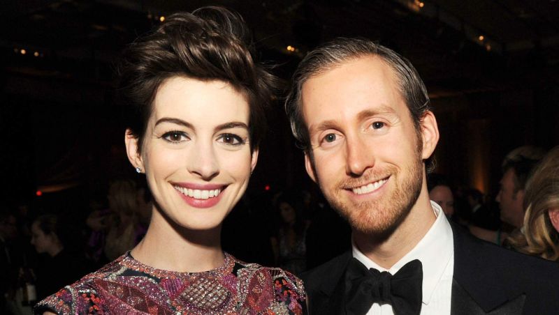Anne Hathaway married to Adam Shulman